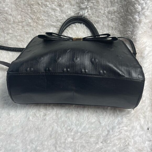 Betsey Johnson medium Satchel Black embossed hearts with large bow accent - Picture 6 of 12